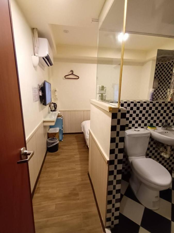 Galaxy Mini Inn Тайпей Екстериор снимка