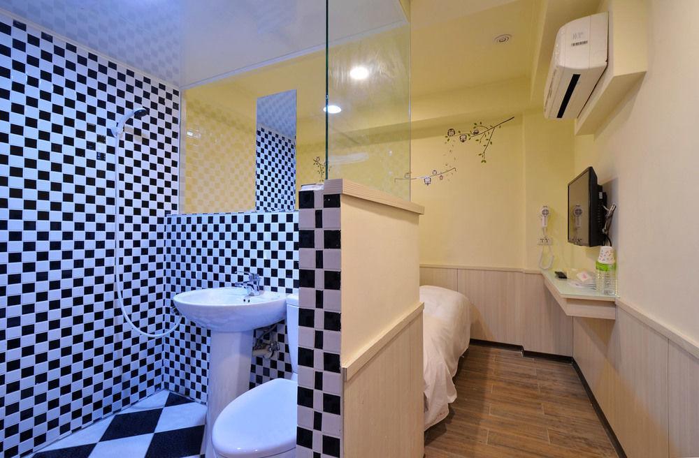 Galaxy Mini Inn Тайпей Екстериор снимка