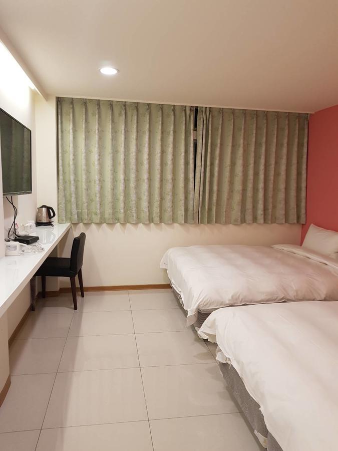 Galaxy Mini Inn Тайпей Екстериор снимка