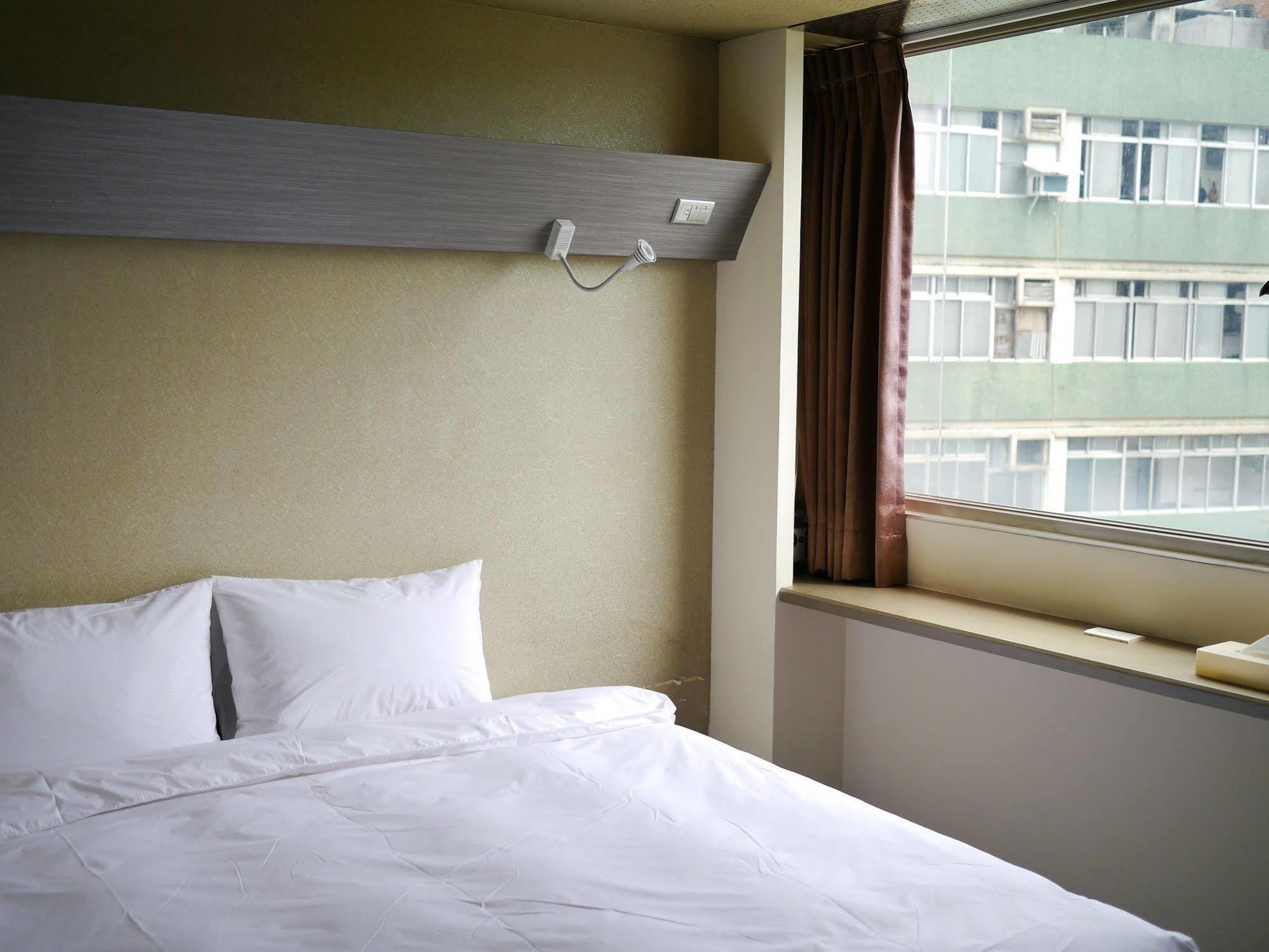 Galaxy Mini Inn Тайпей Екстериор снимка