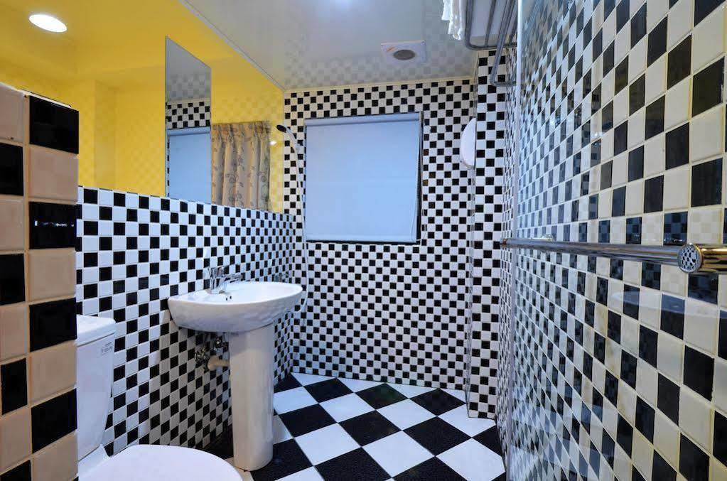 Galaxy Mini Inn Тайпей Екстериор снимка