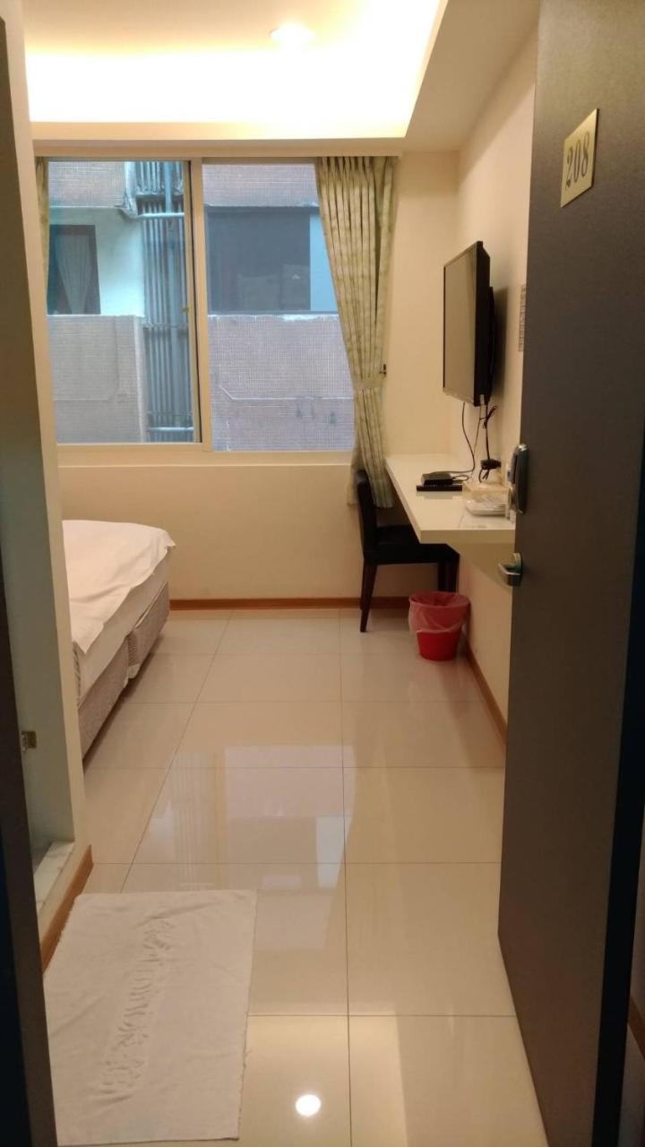 Galaxy Mini Inn Тайпей Екстериор снимка