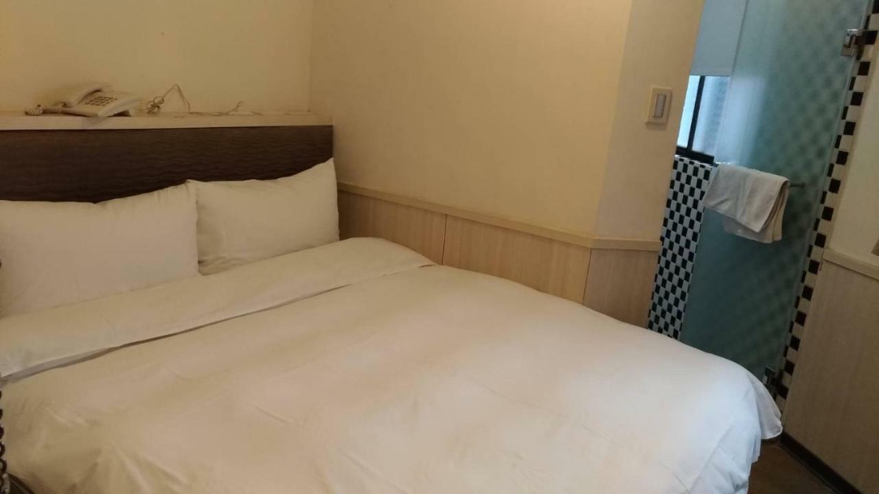 Galaxy Mini Inn Тайпей Екстериор снимка